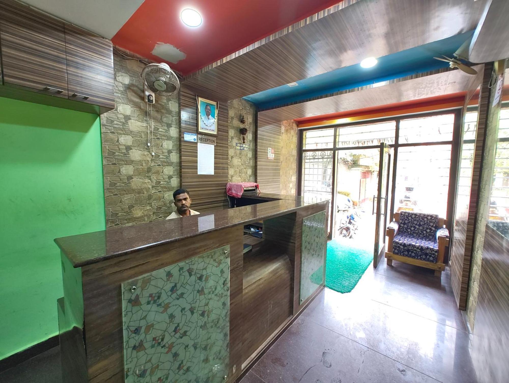 Goroomgo Samrat Palace Puri Near Sea Beach With Parking Facilities - Restaurant Available - Couple Friendly Exterior foto